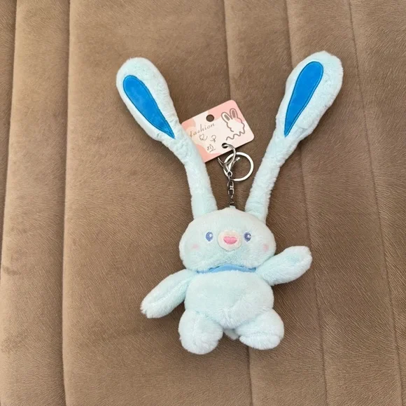 NWB Pull-out Rabbit Bag Charm - Picture 4 of 9